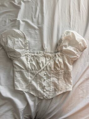SHEIN White Eyelet Puff Sleeve Corset Crop Top